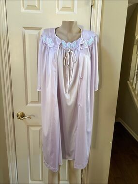 VTG Lorraine Lavender Satin Robe & Nightgown Peignoir Set , small